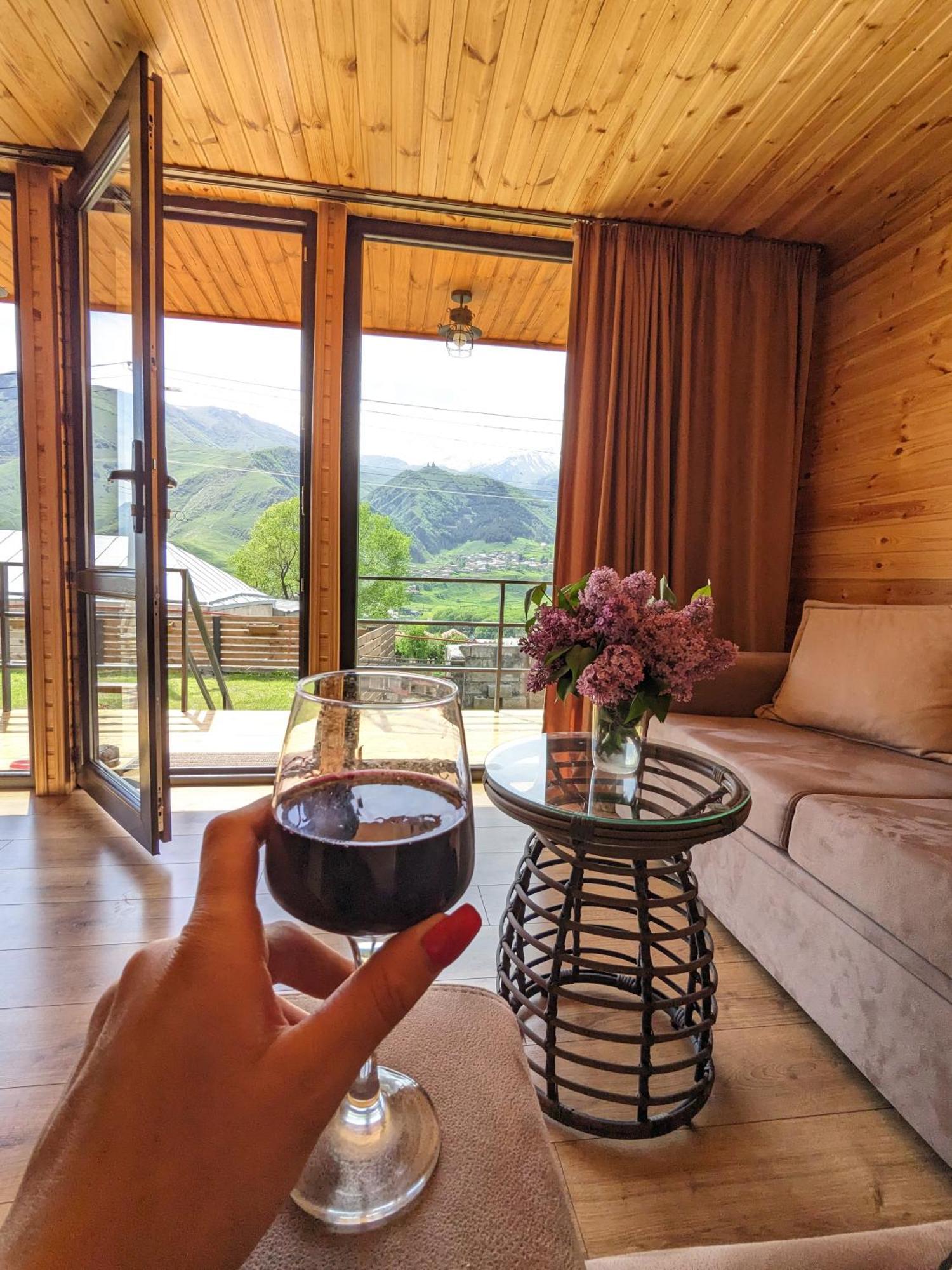 Cottage Caucasus Kazbegi Eksteriør billede