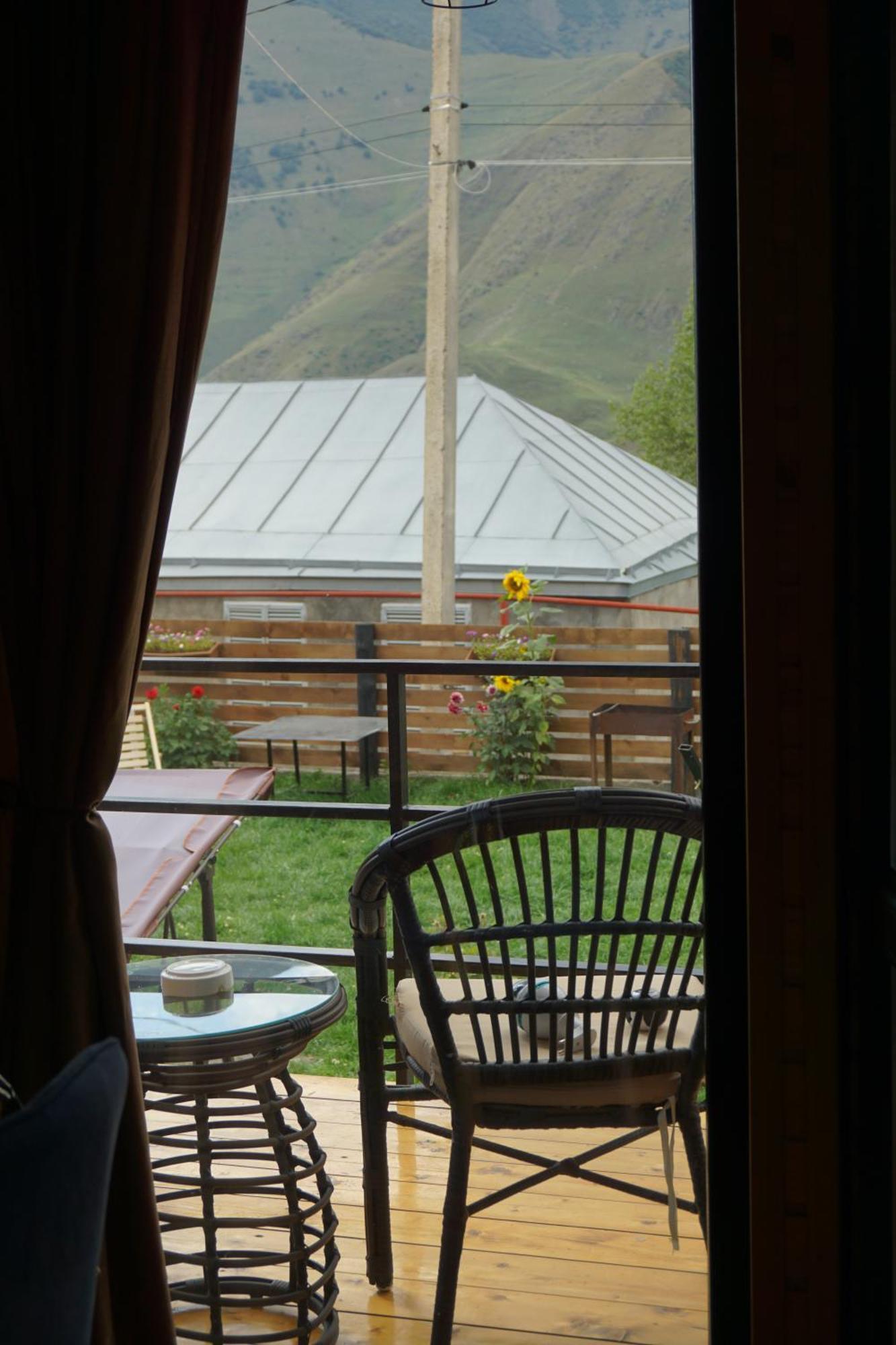 Cottage Caucasus Kazbegi Eksteriør billede