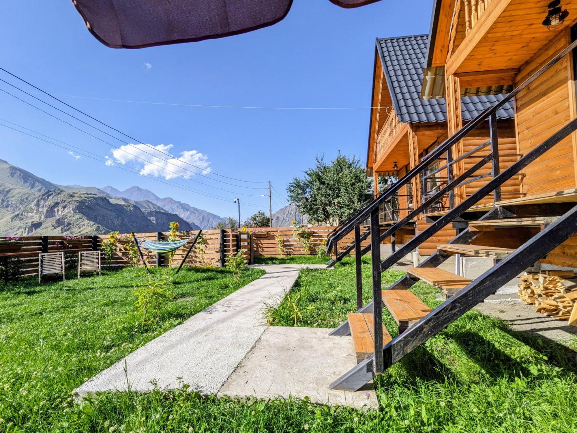 Cottage Caucasus Kazbegi Eksteriør billede