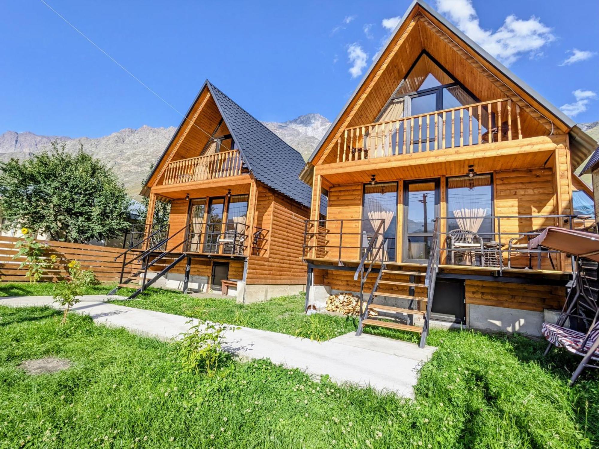 Cottage Caucasus Kazbegi Eksteriør billede
